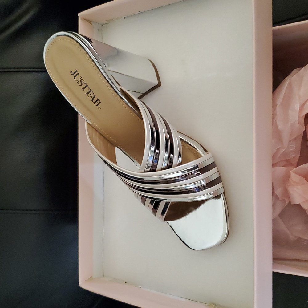 Women's Metallic Gold Heels - Size 7.5